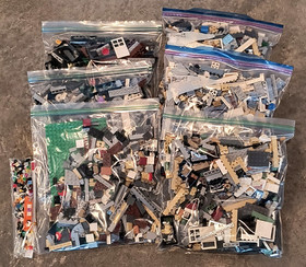 LEGO Assembly Square (10255) 100% Complete Box & Instructions Creator Expert