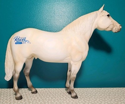 NEW Breyer BreyerFest 2018 Special Run Model  Winner s Circle  (Limited to 2000)