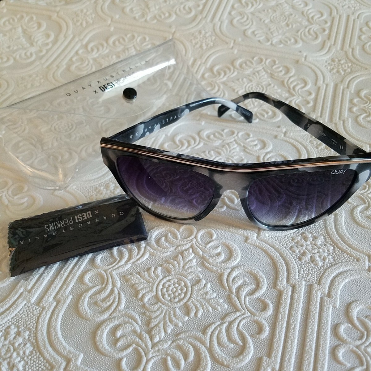 Quay Australia Flight Risk Sunglasses NWT Quay Australia Flight Risk black Sunnies New | Mercari main image 4