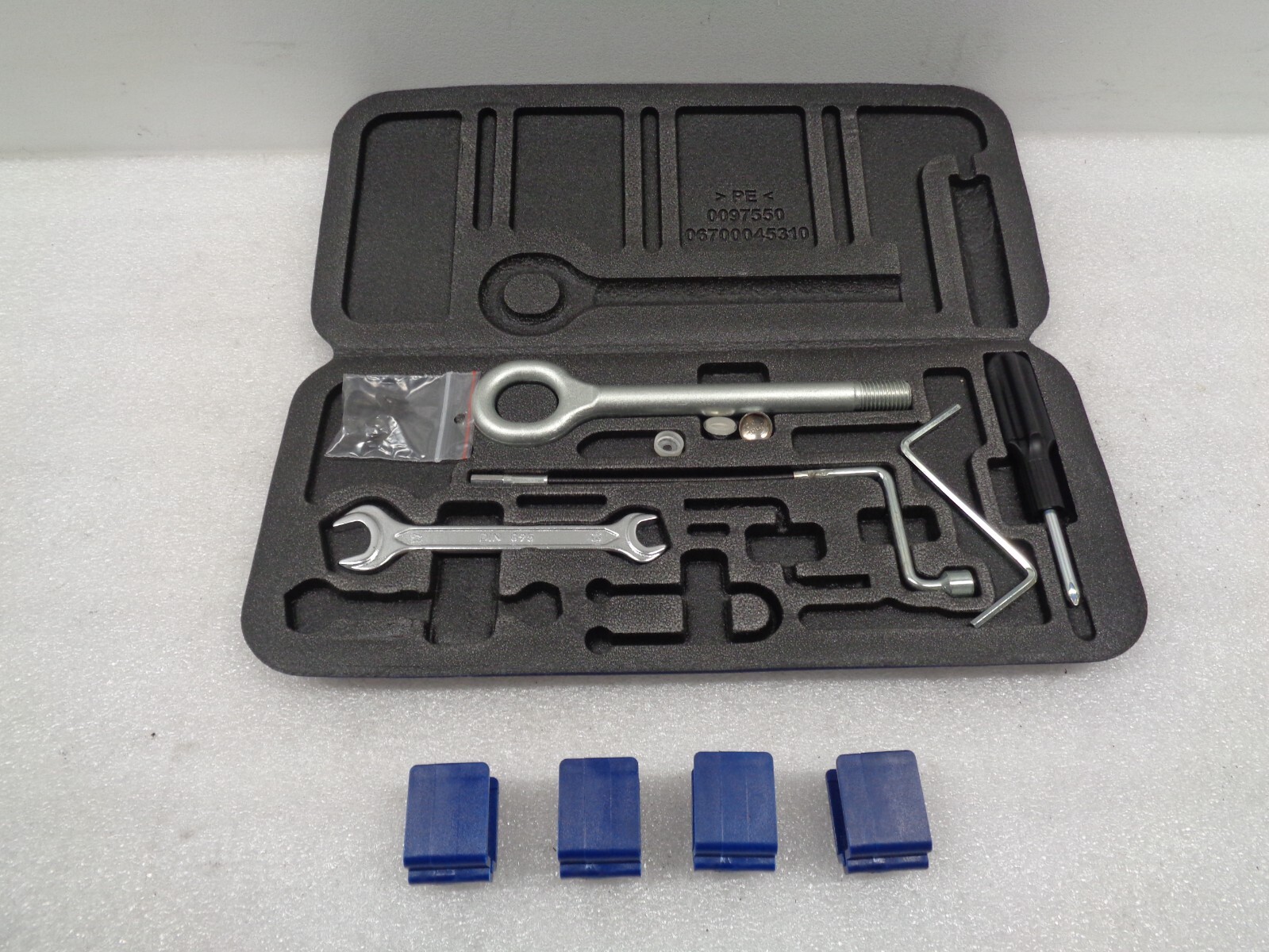 2014-2017 Maserati Ghibli Emergency Tool Kit Case Tools Assembly OEM AK230931