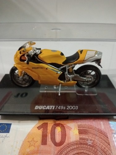 MOTO DUCATI 749 S 2003 1:24 MODELLINO PERFETTO BOX IN PLEXIGLASS - Foto 2 di 3
