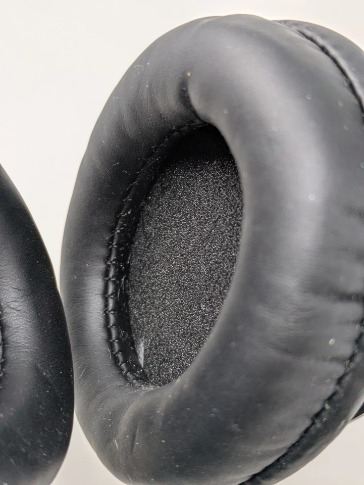 Microsoft LifeChat LX-3000 Headset Model 1084  - Lightly Used Black and White - Image 3 of 4