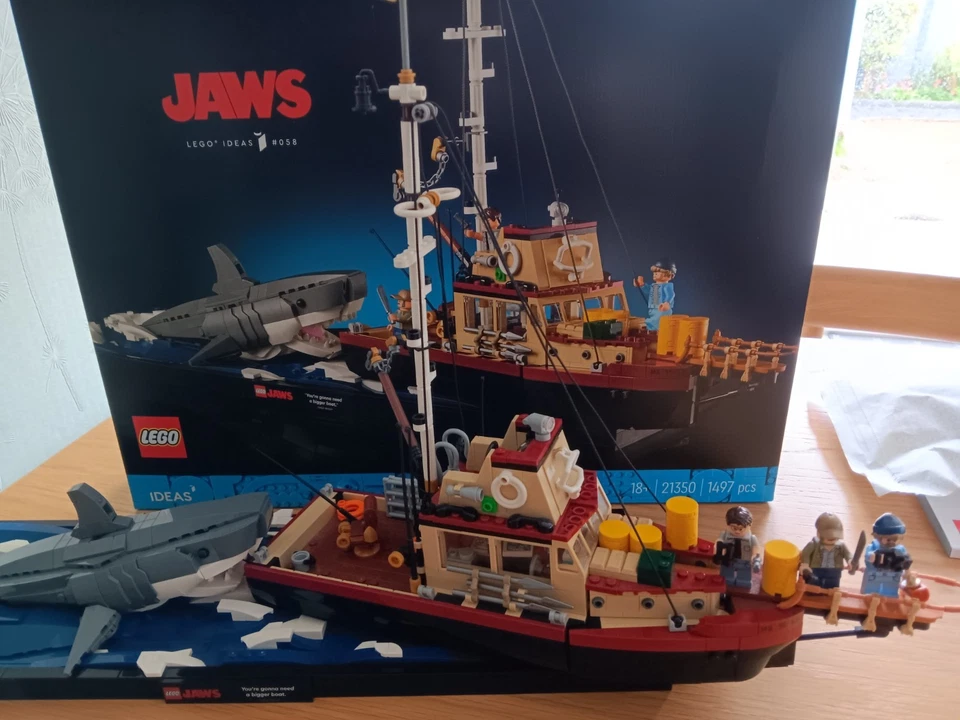LEGO Ideas 21350 Jaws, photo 4 of 5