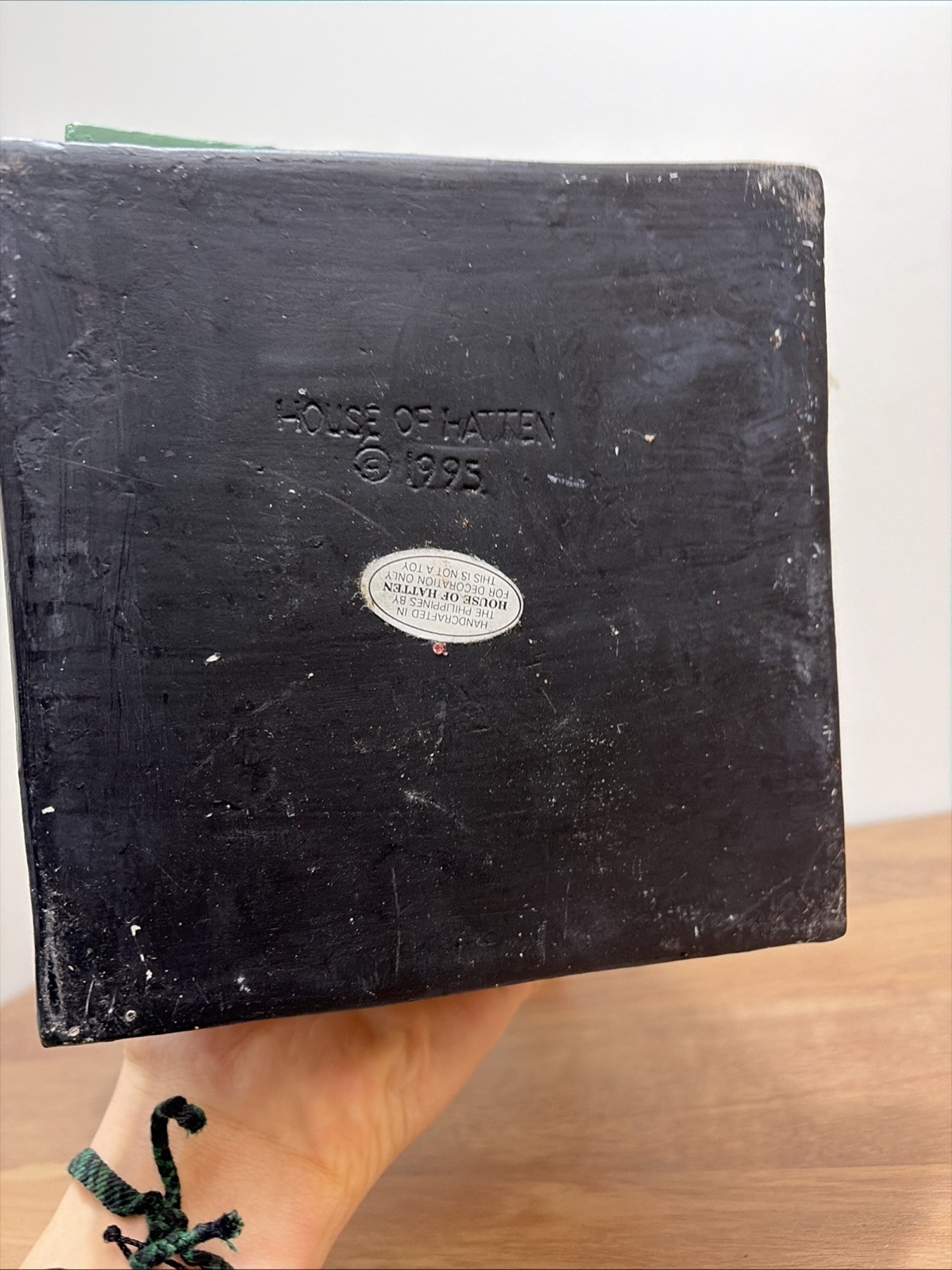 1995 HOUSE OF HATTEN NICK IN A BOX CHRISTAMS SANTA WITH 3 HANGING FIGURES