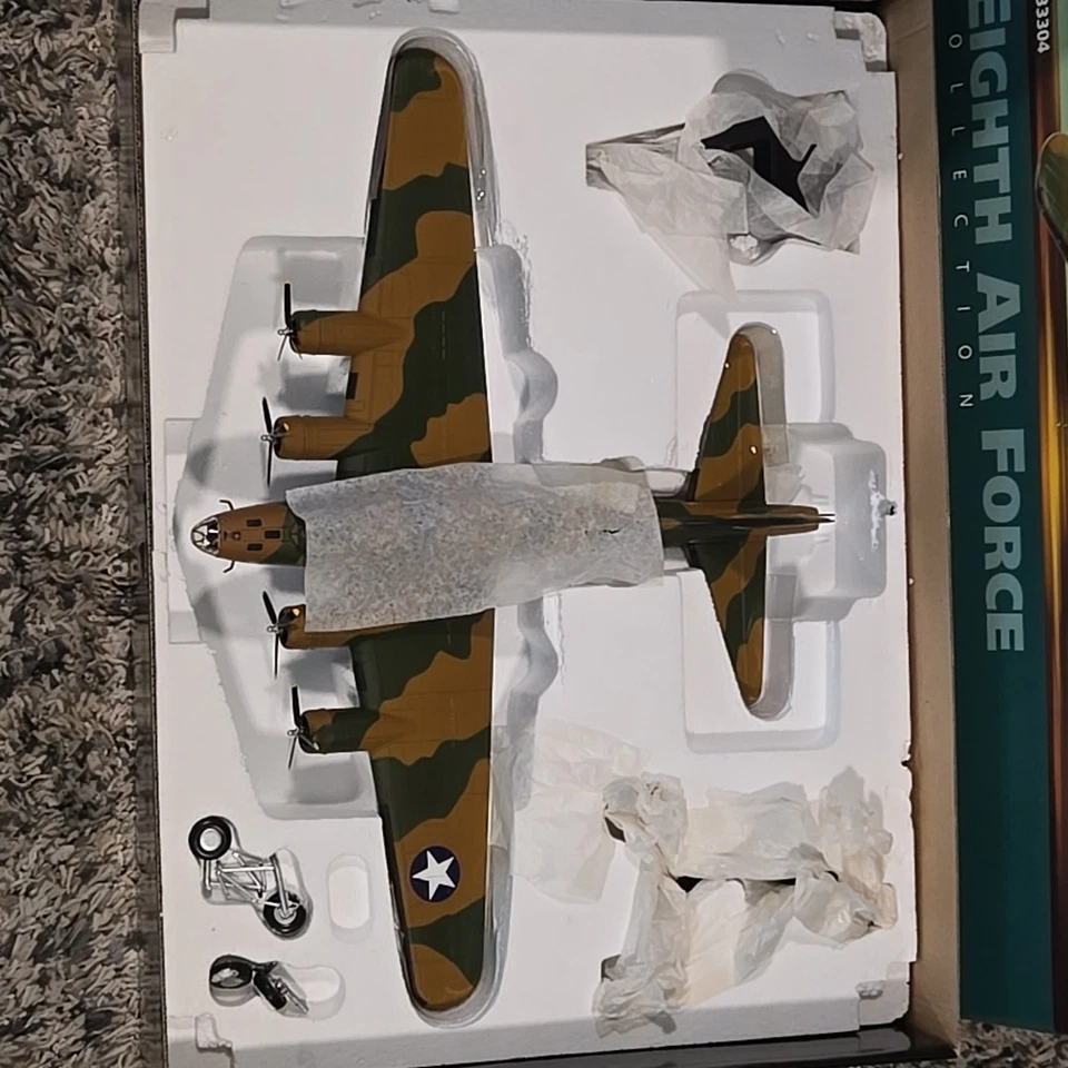 Corgi Aviation Archive 1:72 AA33304 B-17E "Yankee Doodle" 414 Squadron Diecast - Image 2 of 4