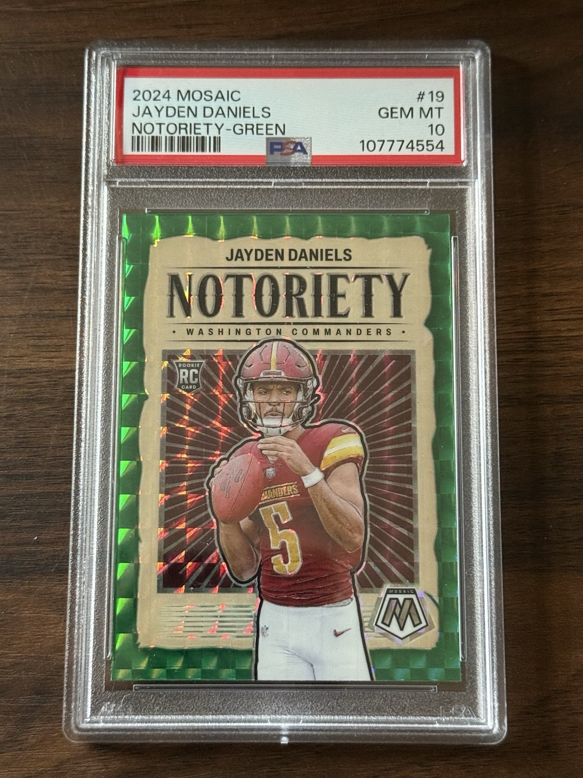 2024 Panini Mosaic - Notoriety Jayden Daniels #19 Green Mosaic Prizm (RC) PSA 10