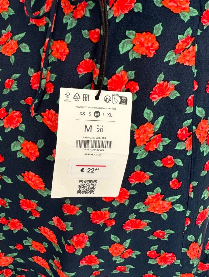 L Red Roses Bershka Size Medium V-Neck Red Rose Floral Strappy Open Back Navy Mini ...