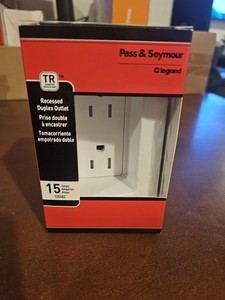 Pass & Seymour TradeMaster TR Decorator Duplex Outlet 15A 125V White