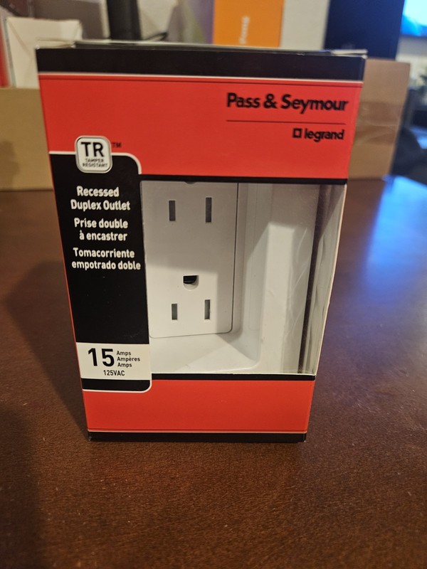 Pass & Seymour TradeMaster TR Decorator Duplex Outlet 15A 125V White