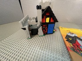 LEGO Castle Guarded Inn 6067 - 100% complete w/ Instructions Vintage