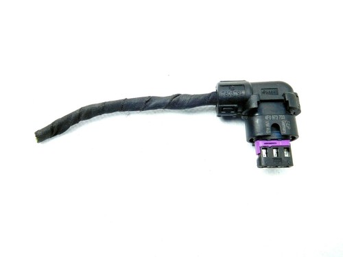 4F0973703  Flachkontaktgehäuse mit Kontaktverriegelung VW Audi Seat Skod