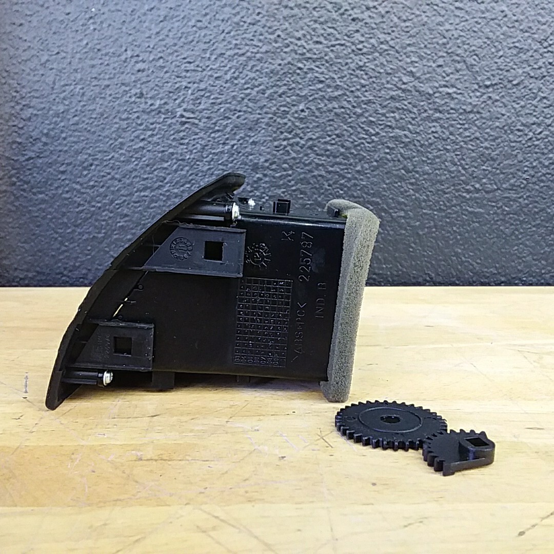 08-19 Maserati GranTurismo M145 Front Right or Left Console AC A/C Air Vent OEM