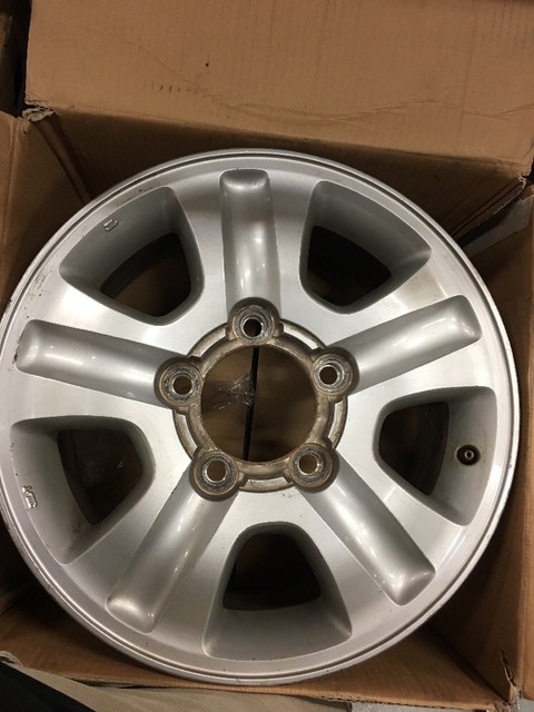 Landcruiser 100 Series Sahara/gxl 17 X 8 Genuine Toyota Alloy Wheels ...