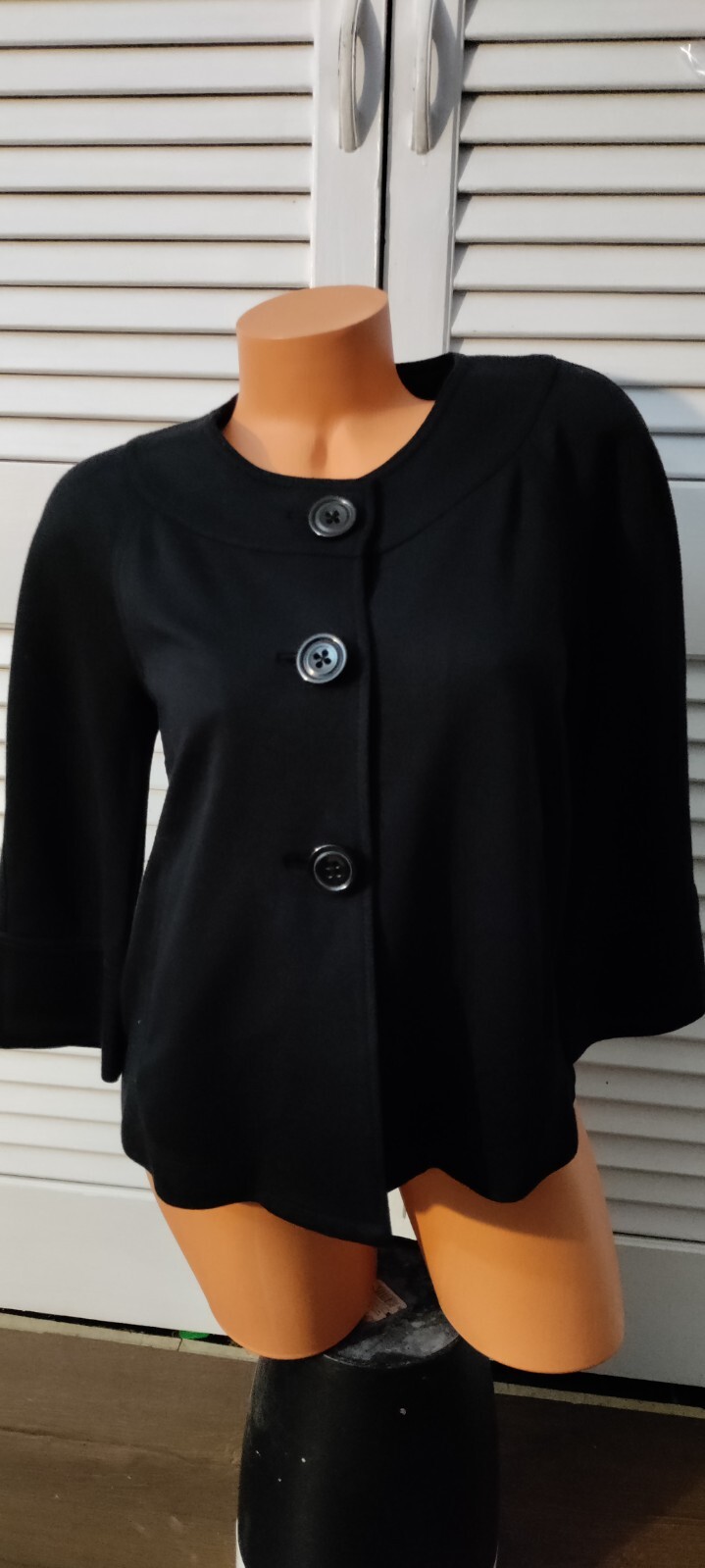 GAP SIZE SMALL BUTTON FRONT KNIT JACKET - image 1