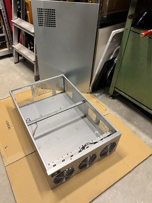 Massives 4U Server-Gehäuse / Mining-Rack   inkl. 3x 120mm Lüfter
