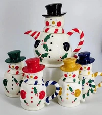 Holiday Snowman Tea or Hot Cocoa Pot Set with 4 Snowman Mugs By Temp-tations NEW