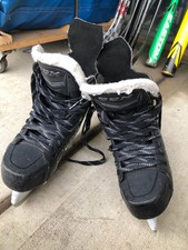 Used CCM Tacks 9050 Hockey Skates D R Regular 4.0 - Junior