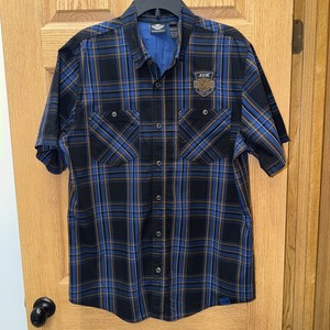 EUC 💙 Harley-Davidson 🖤 SHARP 115 Years 💛 Plaid S/S Button Up Pockets Logo