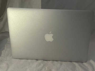APPLE MACBOOK AIR 13.3'' 128GB SSD, Intel Core i5 5th Gen, 1.6GHz, 8GB RAM 