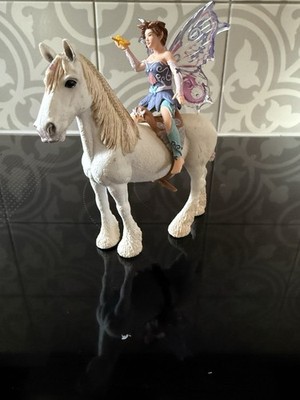 Schleich 42099 Bayala Elfe mit Pferd Gebraucht