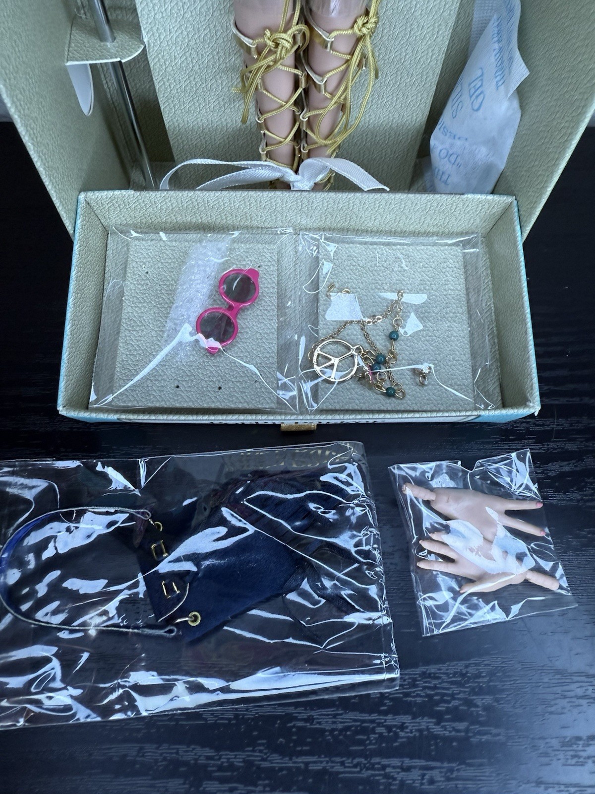 Integrity Toys Poppy Parker Enlightened In India Model Traveler Complete Doll