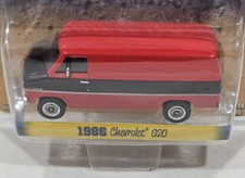 Greenlight 1:64 Country Roads 1986 Chevrolet G20 van red black