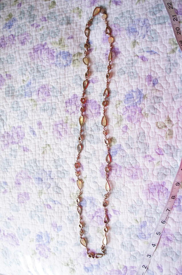 Collar Anne Klein imitación lágrima ópalo tono dorado pedrería extra largo 41"" Foto 4 de 4