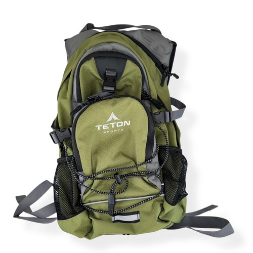 Teton Sports Oasis 1100 Trink Wanderrucksack olivgrün Regenschutz