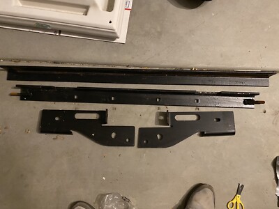 CURT 60721 Double Lock Gooseneck Hitch Kit for 2004-2014 Ford F-150 Missing Part