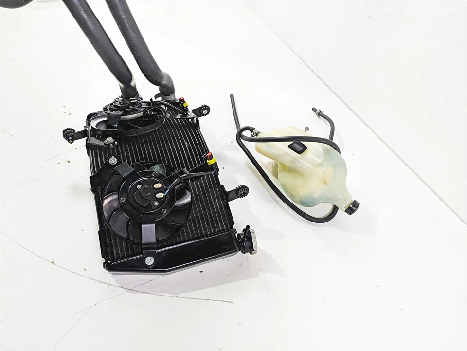 Juego de mangueras de depósito de ventilador de radiador Ducati SBK 1098 S 2008 54840741B 54840742B Foto 3 de 4