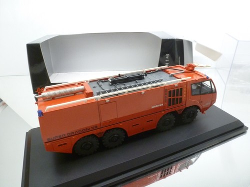 SCHUCO 07135 IVECO MAGIRUS SUPER DRAGON X8 AIRPORT FIRE TRUCK -1:43- GOOD IN BOX - Imagen 9 de 11
