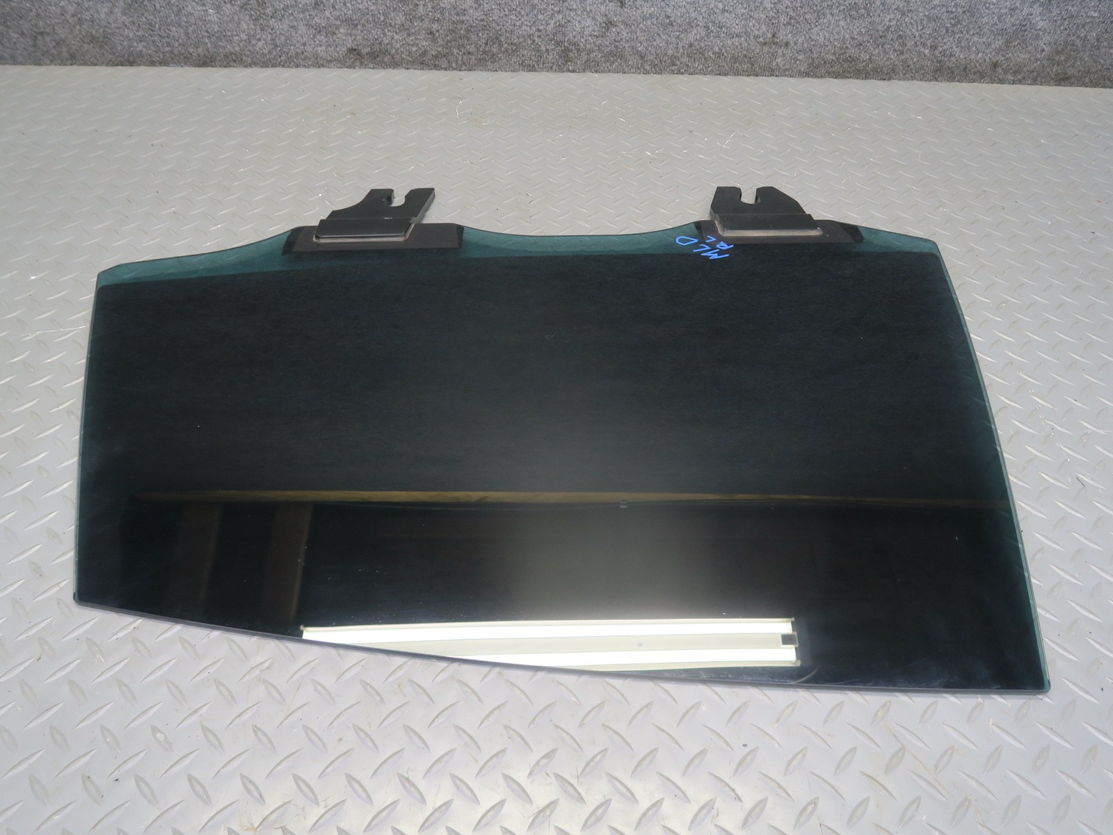 2017-2020 MASERATI LEVANTE M161 REAR LEFT DOOR GLASS WINDOW