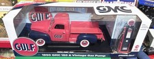 Greenlight 1:18 1950 GMC 150 Gulf Pickup Diecast w/ Vintage Gas Pump Limited