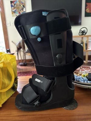 OSSUR FORM FIT AIR WALKER WALKING BOOT FOR IMMOBILIZATION SIZE MEDIUM