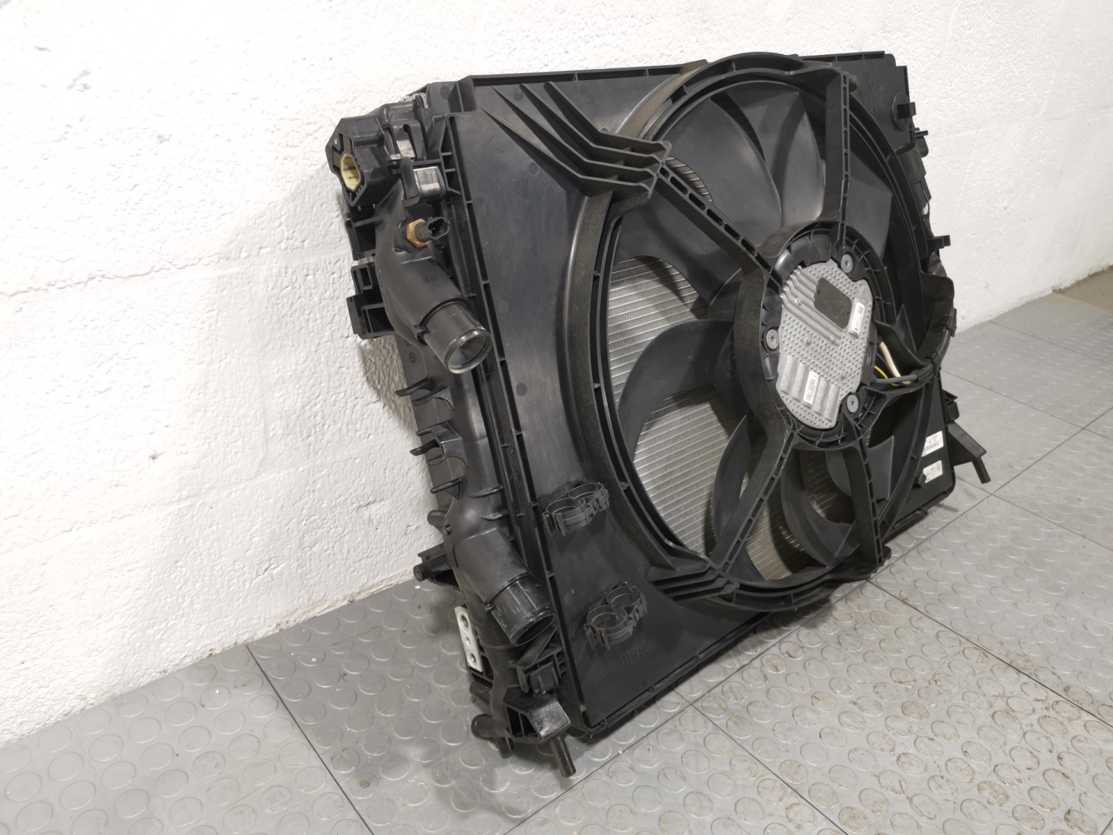 Maserati Levante 2017 AWD AUTO 3.0 L Engine Coolant Cooling Radiator Fan Motor