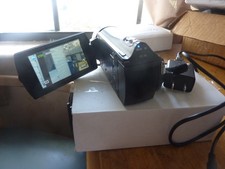 Samsung HMX-H300 HD Camcorder w/ Battery  USB Charger- WORKS -Wobbled LCD Panel