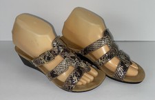 Vionic Adjustable Orthotic Triple Strap Slide Wedges Radia Size 6