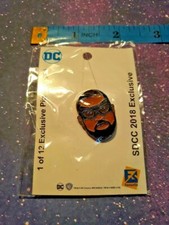 Pin exclusivo Black Lightning DC 2018 SDCC Comic Con
