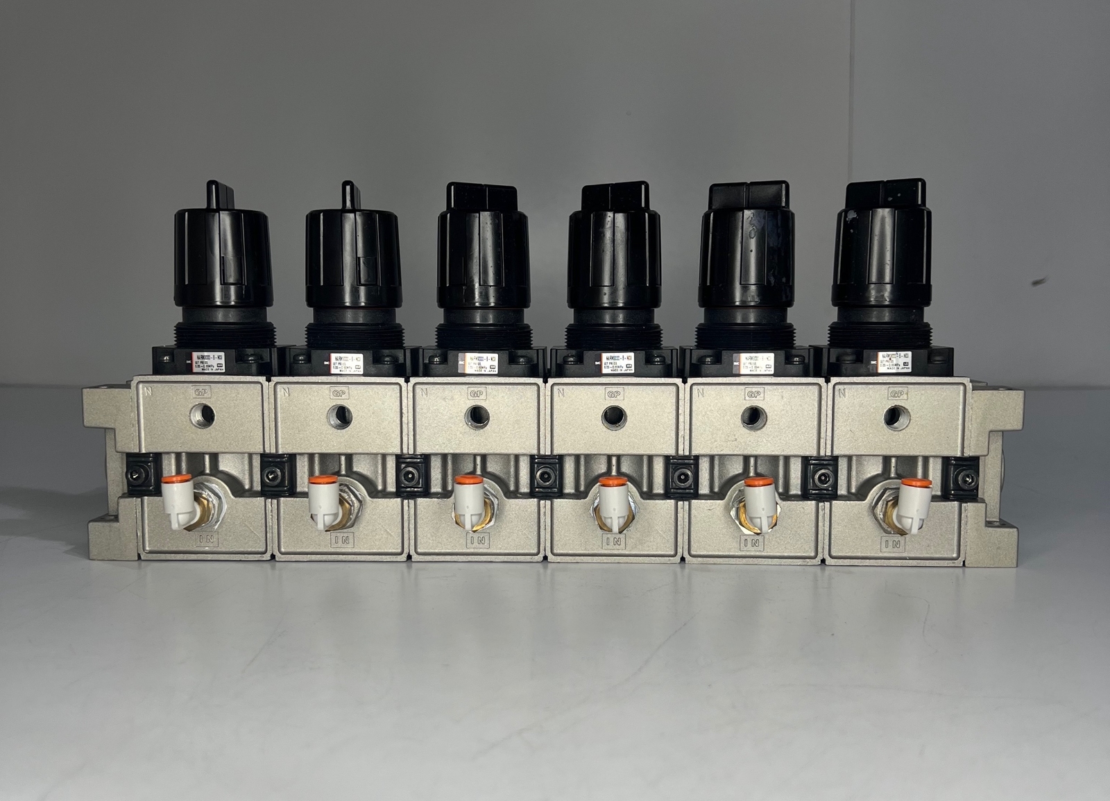 ONE (1) SMC 6-Port Pneumatic Arm Manifold Regulator NARM3000-B-N03 (USED)