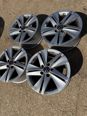 Volkswagen Golf VIII 2023 Satz R16 Alufelge 5H060105 KDA67845