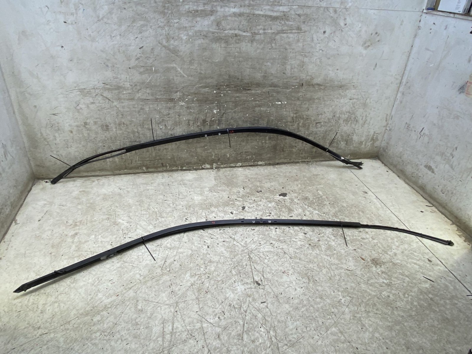 2020-2025 ASTON MARTIN DBX OEM LEFT RIGHT UPPER WINDOW FINISH MOLDING TRIM SET