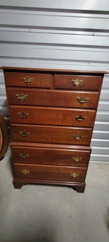 Hitchcock Antique Traditional Queen Anne Style 7 Drawer Dresser