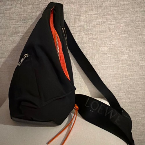LOEWE body bag Anton Sling black x orange