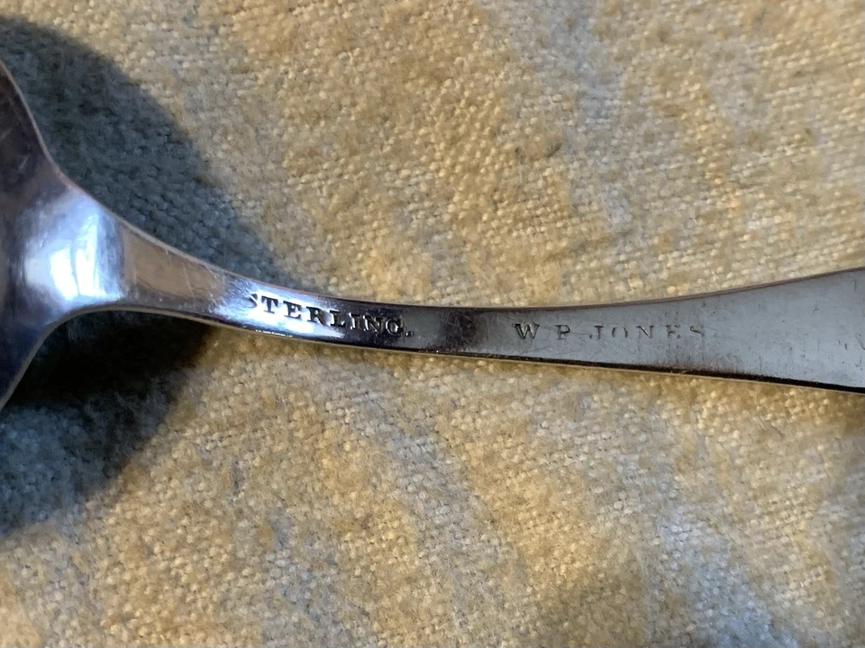 Antiguo W.P. Cuchara de bayas de plata esterlina Jones Newburyport 1847-1857 16,2 gramos Foto 4 de 4