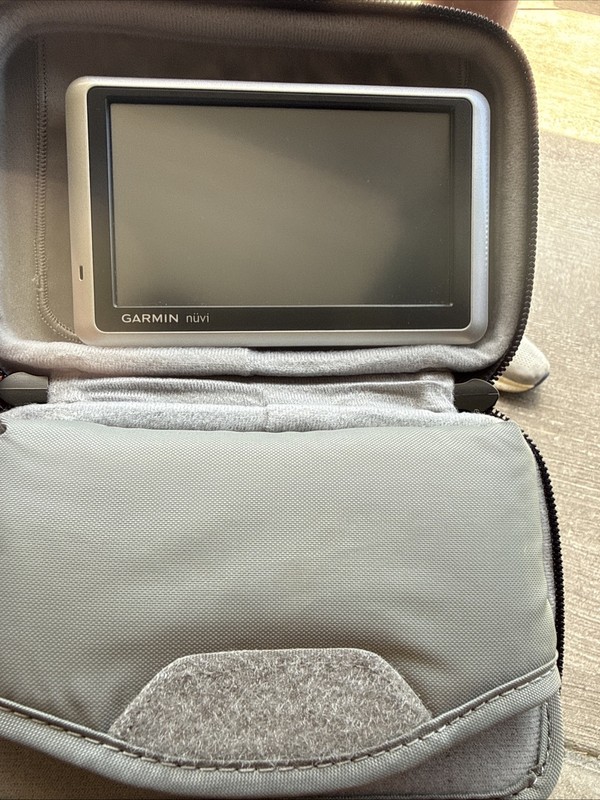 Garmin nuvi 1300LM Automotive Mountable