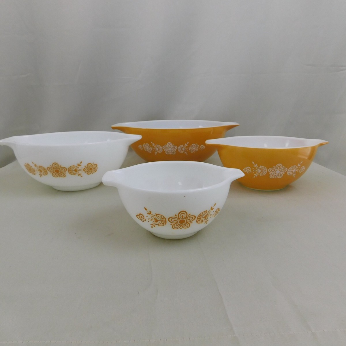 Vintage 70s Pyrex Butterfly Gold Set of 4 Nesting Cinderella