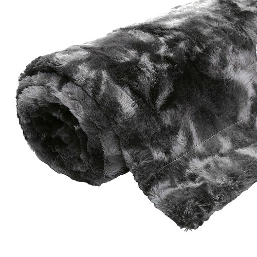 Nike NSW Faux Fur Blanket Black White DO3793-010 / Cozy Throw