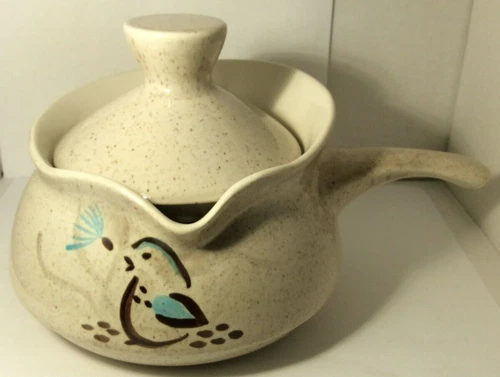 Red Wing Pottery BOB WHITE QUAIL Gravy or Soup with Lid 6'' x 3" bowl cavity