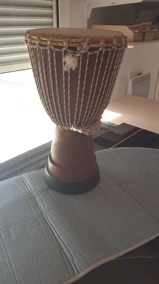DJEMBE AFRICAIN ARTISAN 10" - Photo 4/4