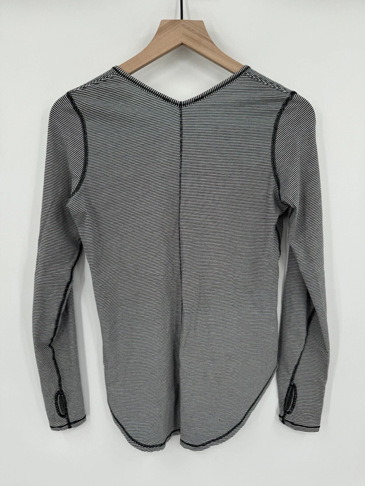 lululemon pace pusher stretch jersey mesh panel thumbholes 